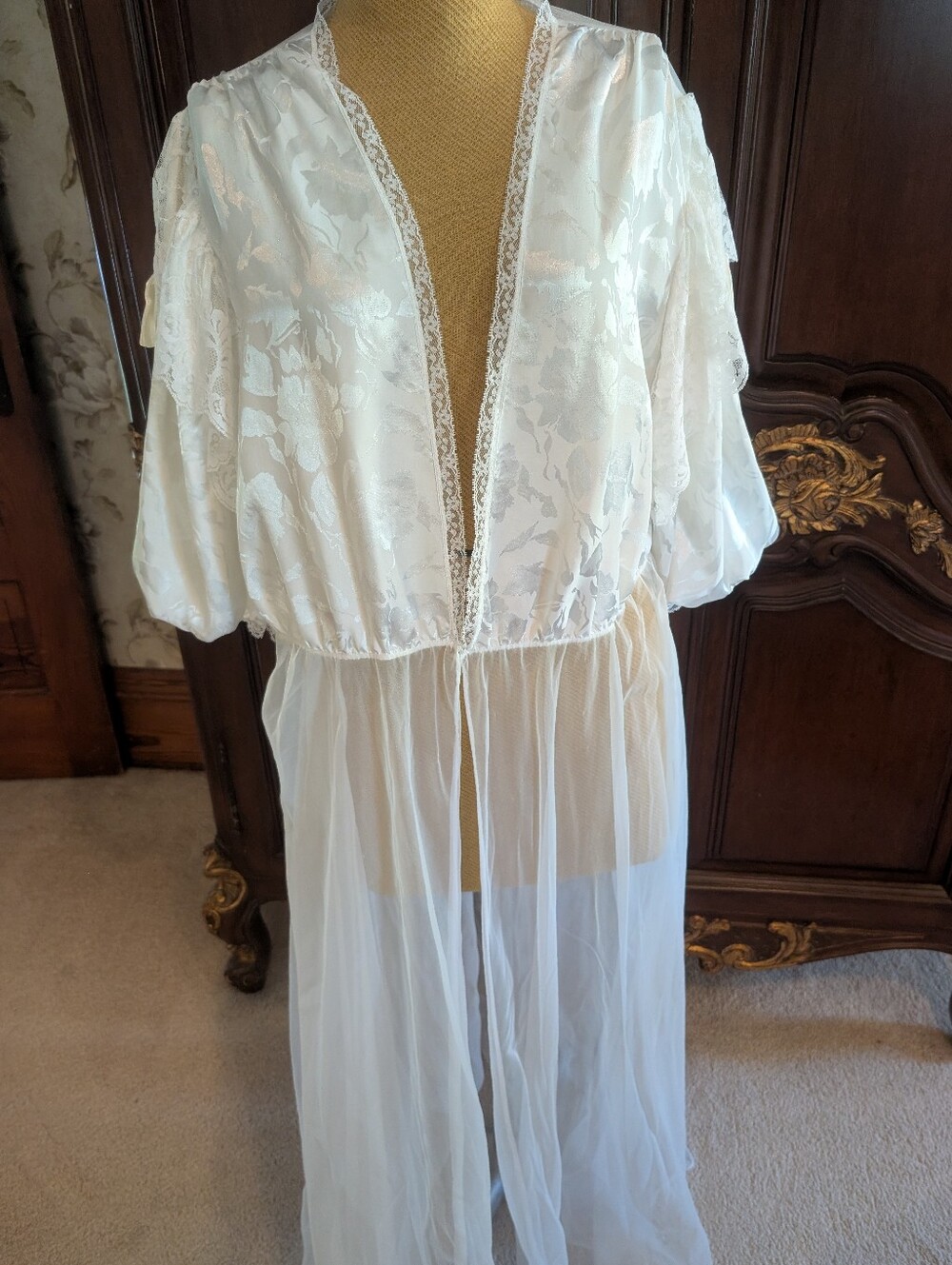 Val Mode Vintage Lingerie Robe